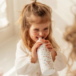 Little Dutch Mepal Drinkfles 400ml Flowers & Butterflies -Little Dutch little dutch little dutch mepal drinkfles 400ml fl 2