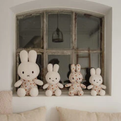 Little Dutch Nijntje Knuffel Vintage Little Flowers 35cm 8 Little Dutch Nijntje Knuffel Vintage Little Flowers 35cm -Little Dutch little dutch little dutch nijntje knuffel vintage 3